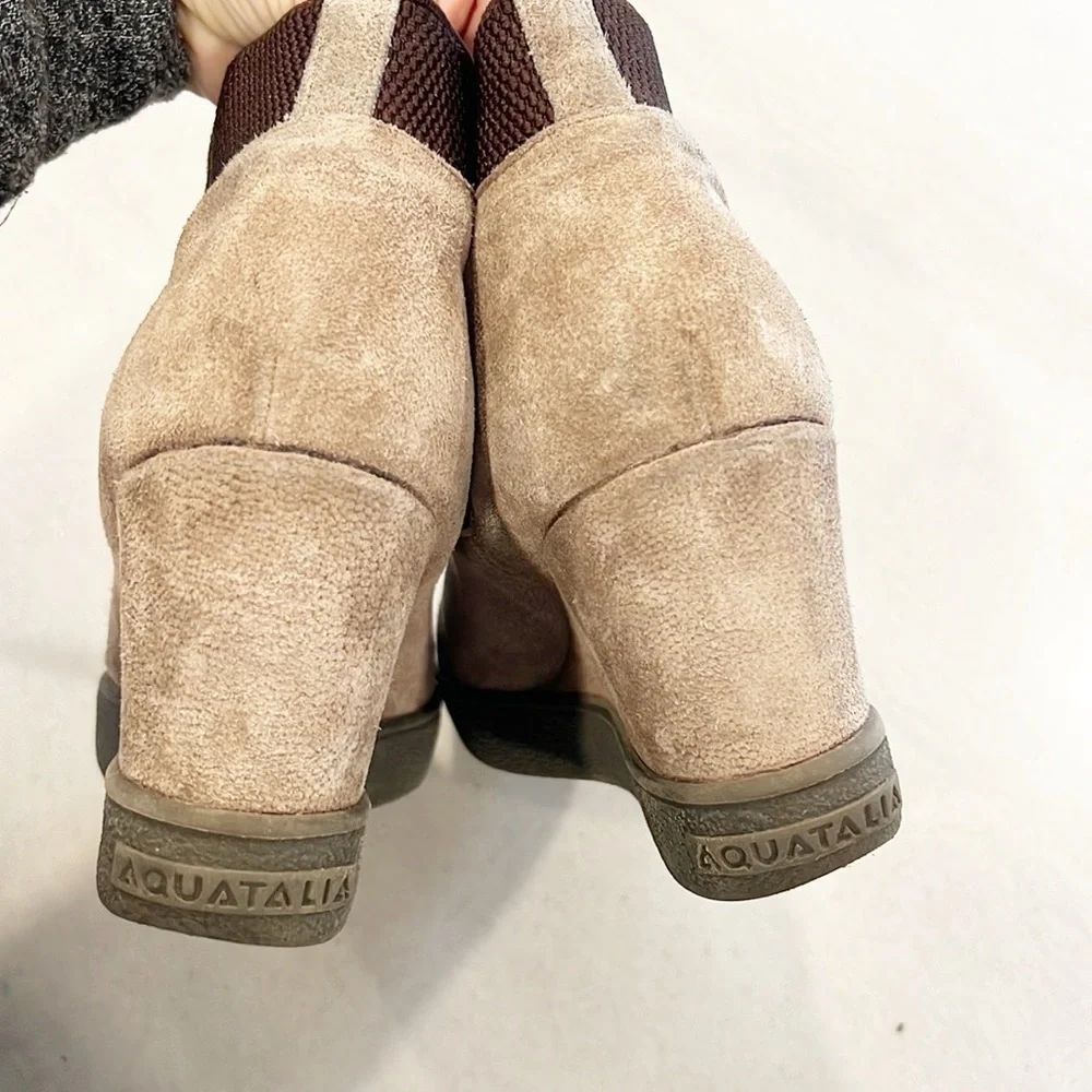 Aquatalia Claire Wedge Suede Ankle Boots Taupe Tan Beige size 9